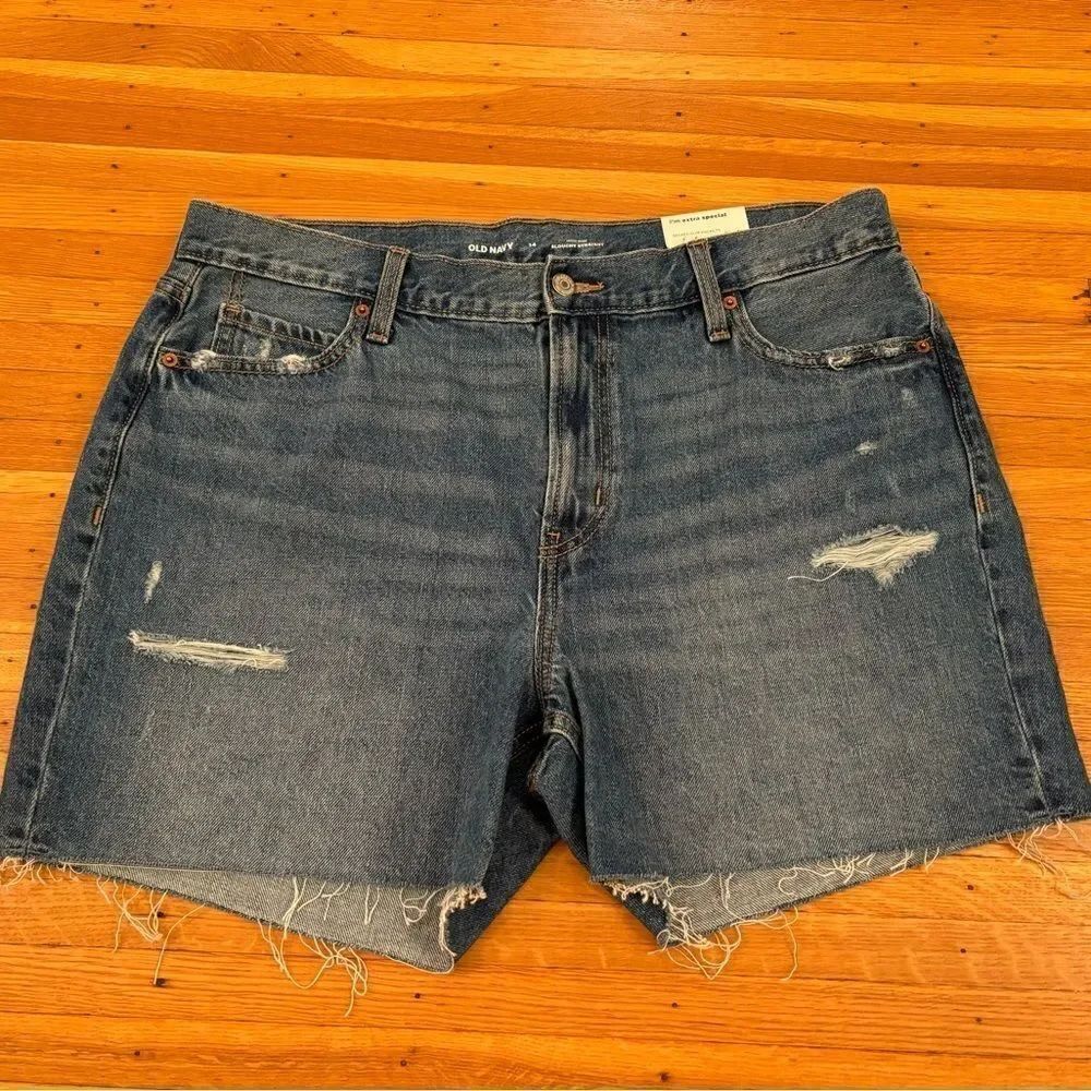 Old Navy High Rise Slouchy Straight 5” inseam blue denim ripped shorts size 14
